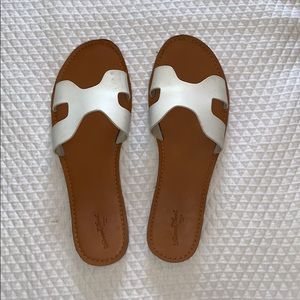 classy size 11 slides🍉